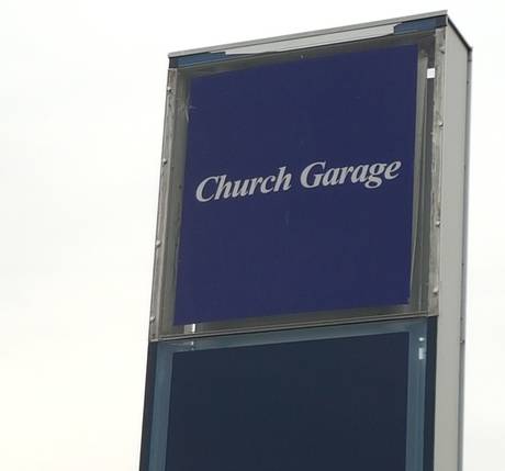 church garage signe 460px 20210331 125127