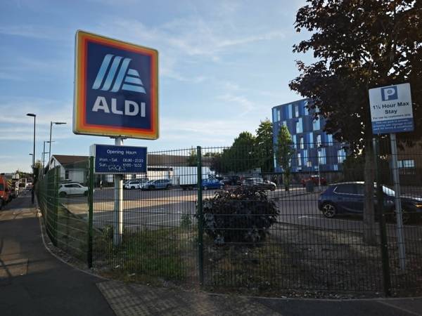 Aldi Bevois Valley 600px L Weedy