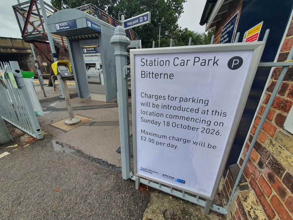 parking charge sign 1000px 20261007 101409