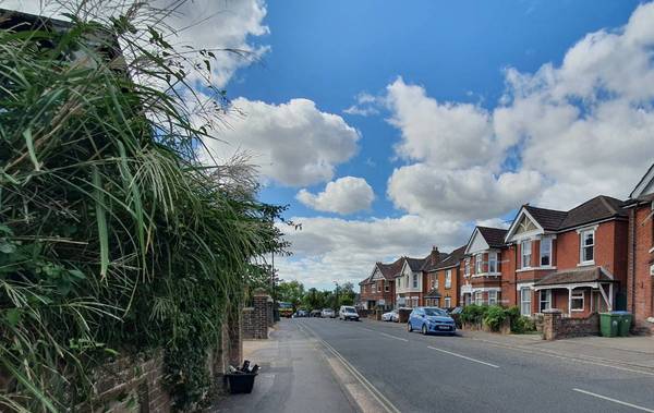 st catherines road 6 8 26 general view towards cobden ave 600px