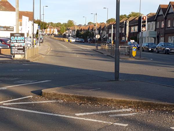 bitterne road west towards bitterne sun 600px 20220917 180948