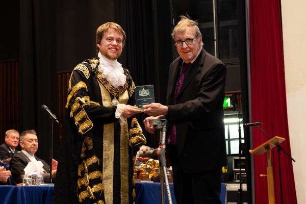 Graham Cotton receives city of soton award SCC
