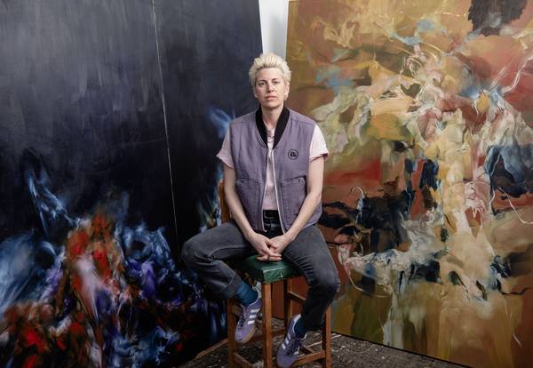 Picture copyright Emma Richardson Studio portrait 2025 by James Burns 600 px art gallery release20 2 26